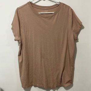 Woman's XL shirt